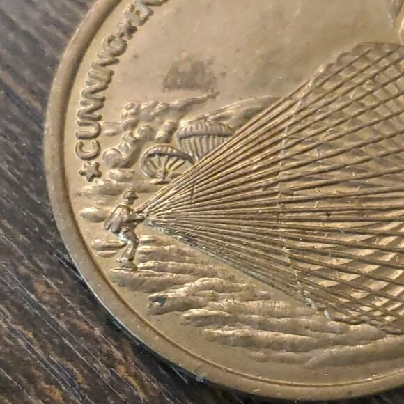 18th / XVIII Airborne Corps Vintage 1983 Army Challenge Coin / Gold Plated - Picture 3 of 14